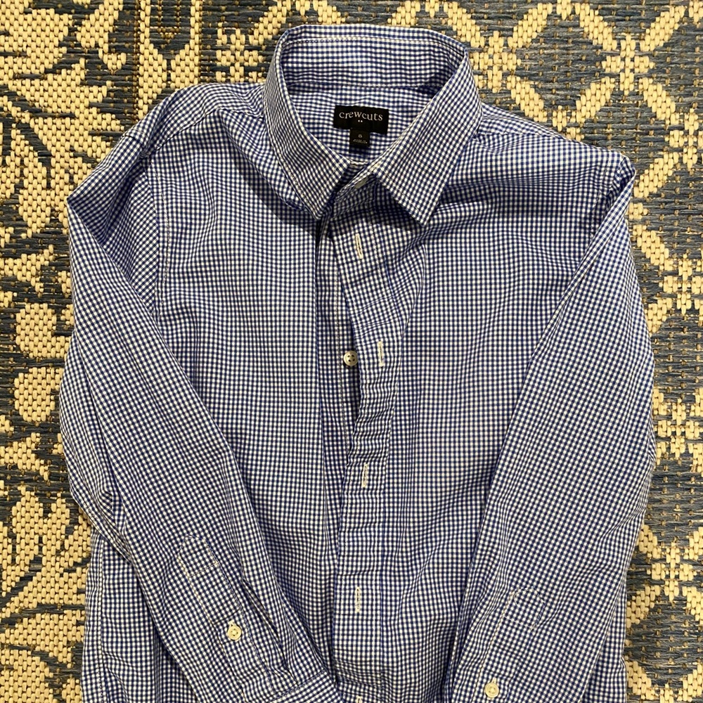 2 shirts 1 Navy and 1  black and White